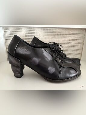 Rare EJECT Handcrafted Black & Pewter Leather Lace-Up Designer Heels Like-New